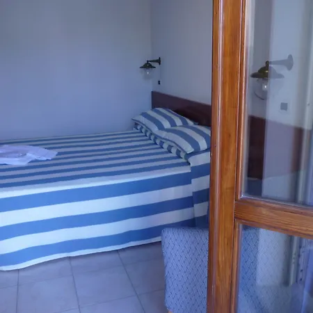 L'ancora فندق سانتا تيريزا غالّورا