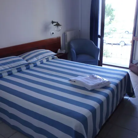 L'ancora سانتا تيريزا غالّورا